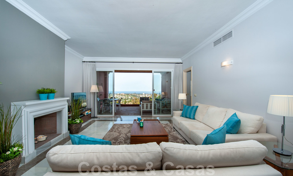 Espacioso apartamento con vistas panorámicas de la costa y el Mar Mediterráneo, listo para mudarse en Benahavis - Marbella 27351