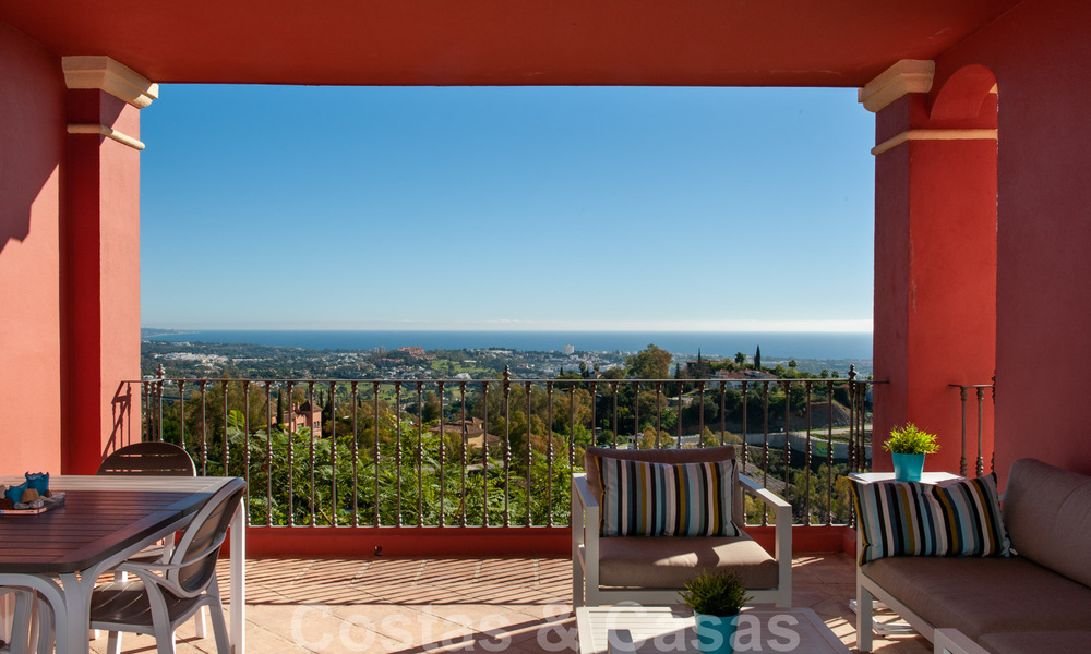 Espacioso apartamento con vistas panorámicas de la costa y el Mar Mediterráneo, listo para mudarse en Benahavis - Marbella 31020