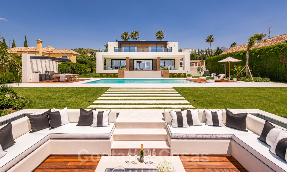 Espectacular villa de diseño moderno en venta, primera línea de golf en Nueva Andalucía, Marbella 27217