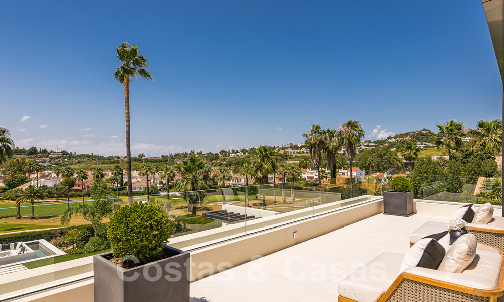 Espectacular villa de diseño moderno en venta, primera línea de golf en Nueva Andalucía, Marbella 27226