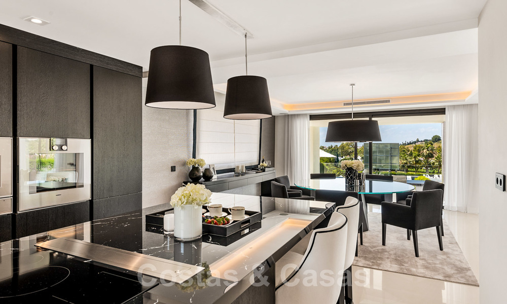 Espectacular villa de diseño moderno en venta, primera línea de golf en Nueva Andalucía, Marbella 27239