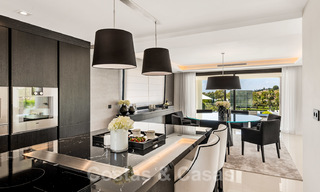 Espectacular villa de diseño moderno en venta, primera línea de golf en Nueva Andalucía, Marbella 27239 