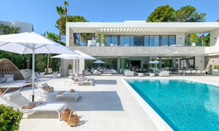 Exclusiva villa nueva y moderna en venta a un paso de Las Brisas golf en el Valle de Nueva Andalucía, Marbella 27433 