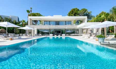Exclusiva villa nueva y moderna en venta a un paso de Las Brisas golf en el Valle de Nueva Andalucía, Marbella 27435