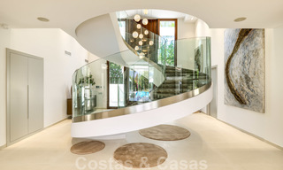 Exclusiva villa nueva y moderna en venta a un paso de Las Brisas golf en el Valle de Nueva Andalucía, Marbella 27459 