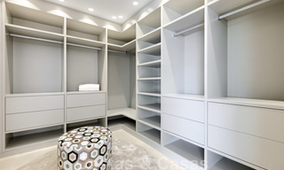 Exclusiva villa nueva y moderna en venta a un paso de Las Brisas golf en el Valle de Nueva Andalucía, Marbella 27474 