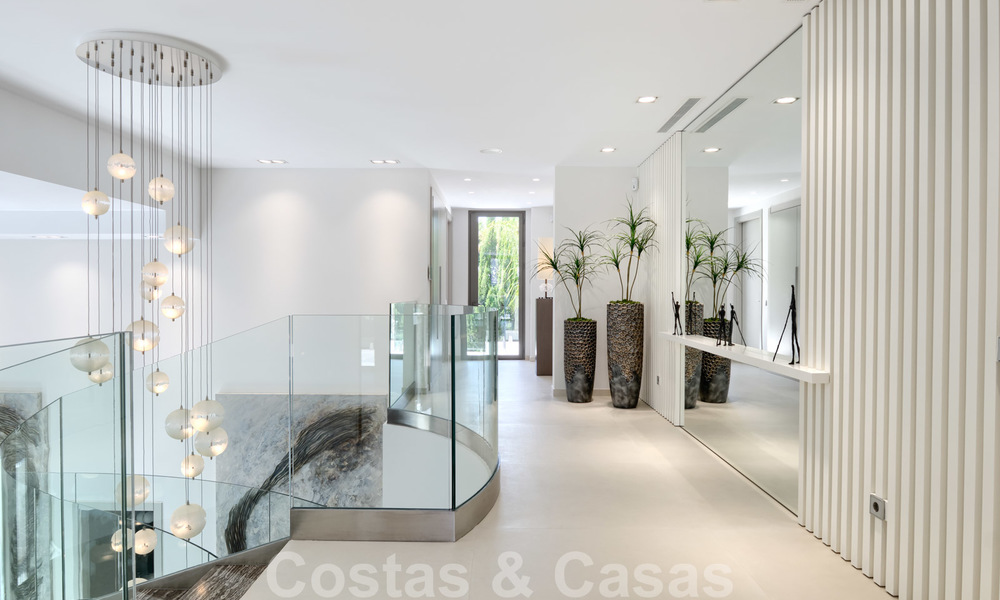 Exclusiva villa nueva y moderna en venta a un paso de Las Brisas golf en el Valle de Nueva Andalucía, Marbella 27476