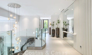 Exclusiva villa nueva y moderna en venta a un paso de Las Brisas golf en el Valle de Nueva Andalucía, Marbella 27476 