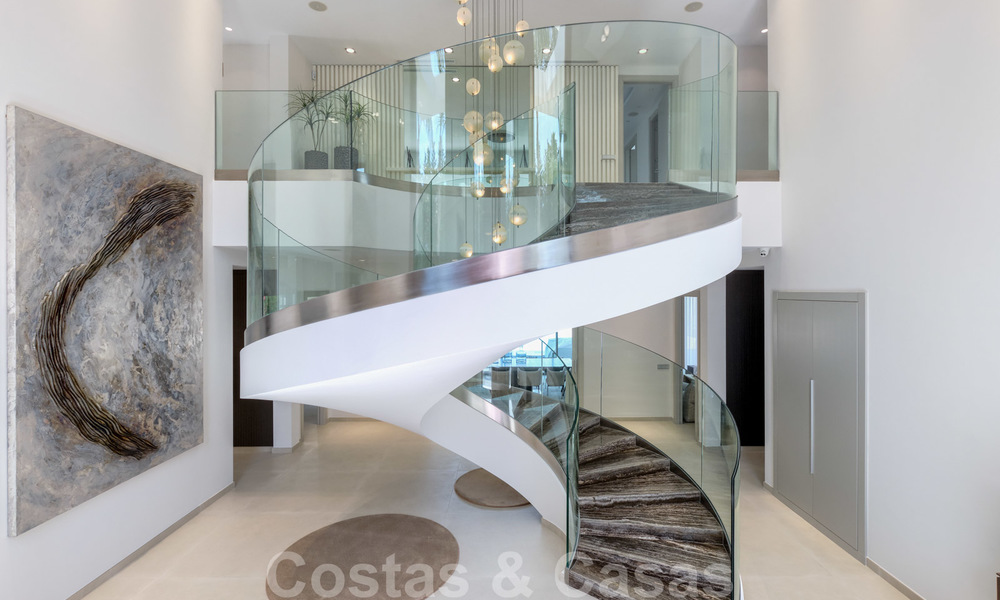 Exclusiva villa nueva y moderna en venta a un paso de Las Brisas golf en el Valle de Nueva Andalucía, Marbella 27482