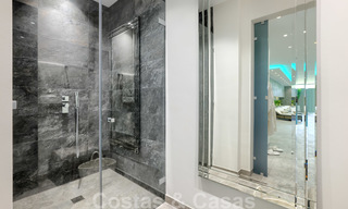 Exclusiva villa nueva y moderna en venta a un paso de Las Brisas golf en el Valle de Nueva Andalucía, Marbella 27488 