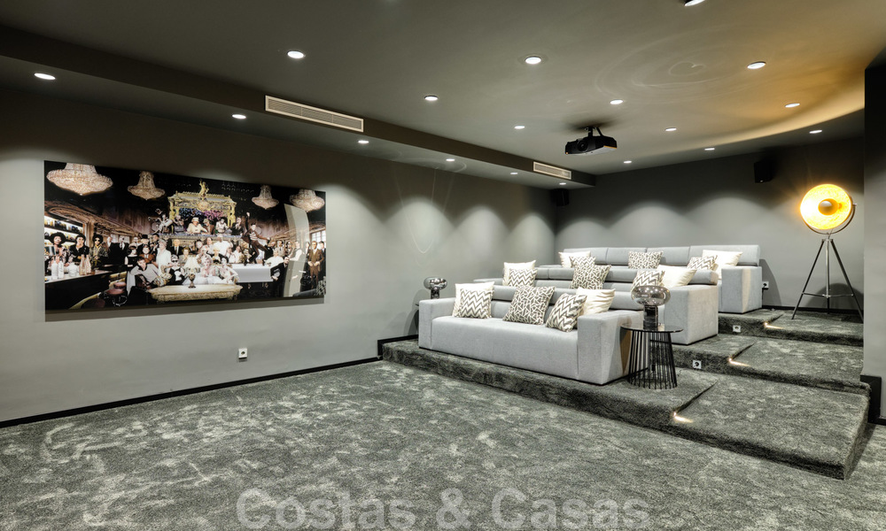 Exclusiva villa nueva y moderna en venta a un paso de Las Brisas golf en el Valle de Nueva Andalucía, Marbella 27490