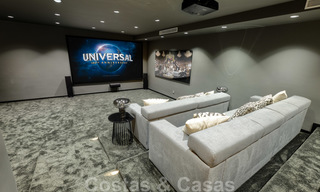 Exclusiva villa nueva y moderna en venta a un paso de Las Brisas golf en el Valle de Nueva Andalucía, Marbella 27491 