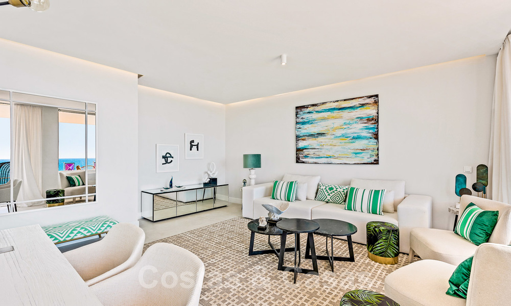 Promoción espectacular de apartamentos modernos en primera línea de playa en venta en Estepona, Costa del Sol. Listo para mudarse. 27844