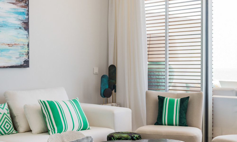 Promoción espectacular de apartamentos modernos en primera línea de playa en venta en Estepona, Costa del Sol. Listo para mudarse. 27851