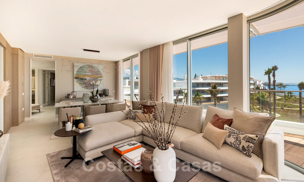 Promoción espectacular de apartamentos modernos en primera línea de playa en venta en Estepona, Costa del Sol. Listo para mudarse. 27869