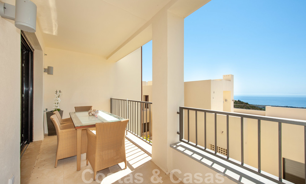 Se vende piso moderno y atemporal en Marbella con vista al mar 27964