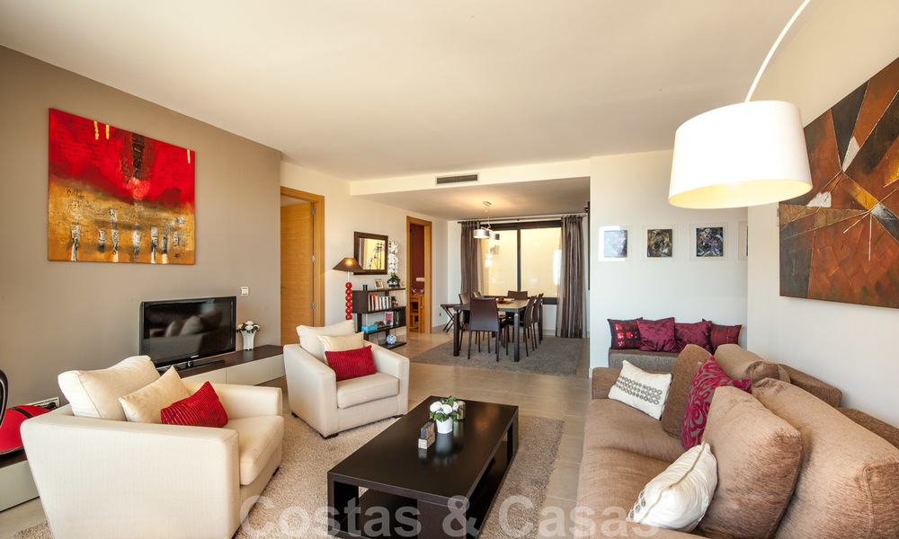 Se vende piso moderno y atemporal en Marbella con vista al mar 27967