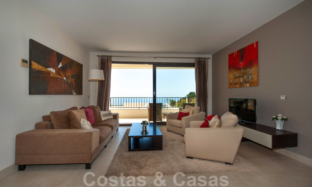 Se vende piso moderno y atemporal en Marbella con vista al mar 27988