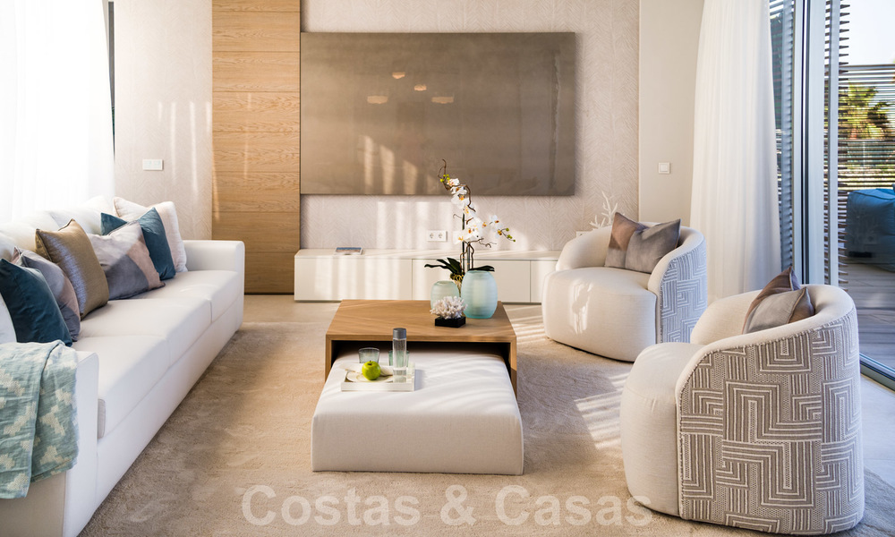 Moderna villa de lujo en venta lista para mudarse, en primera línea de playa en un exclusivo complejo en Estepona, Costa del Sol 28213