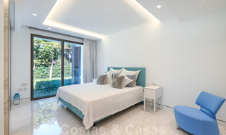 Reventa privada. Apartamento ultra lujoso y vanguardista frente a la playa en venta en un exclusivo complejo en la Nueva Milla de Oro, Estepona - Marbella 28688 