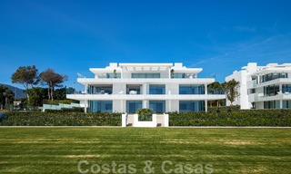 Reventa privada. Apartamento ultra lujoso y vanguardista frente a la playa en venta en un exclusivo complejo en la Nueva Milla de Oro, Estepona - Marbella 28704 