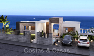 Se vende una elegante villa de diseño contemporáneo con vistas panorámicas al mar, cerca de Estepona 28922 