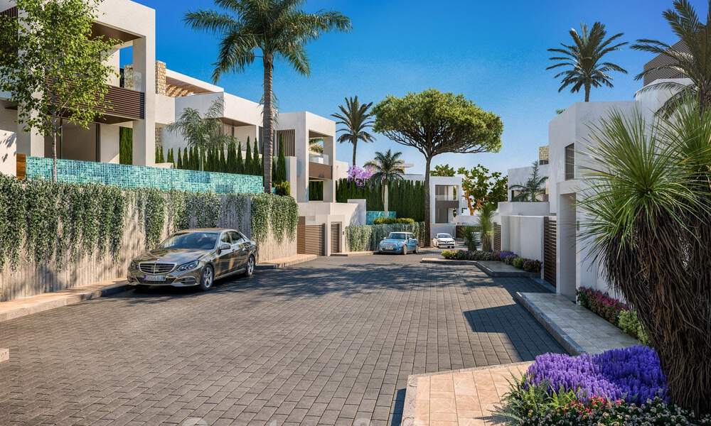 Villas modernas de nueva construcción en venta en el centro de Marbella, en un exclusivo complejo de villas cerrado y asegurado a poca distancia de todo 30085