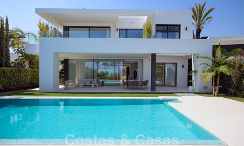 Nueva villa moderna de lujo a la venta en la Milla de Oro, Marbella. ¡Descuento especial hasta el 31/12! 30242