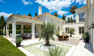 2 nuevas y elegantes villas de lujo en venta, de estilo clásico y provenzal, sobre la Milla de Oro en Marbella 30472 