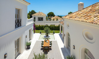 2 nuevas y elegantes villas de lujo en venta, de estilo clásico y provenzal, sobre la Milla de Oro en Marbella 30473 