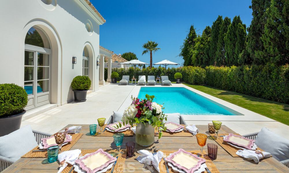 2 nuevas y elegantes villas de lujo en venta, de estilo clásico y provenzal, sobre la Milla de Oro en Marbella 30478