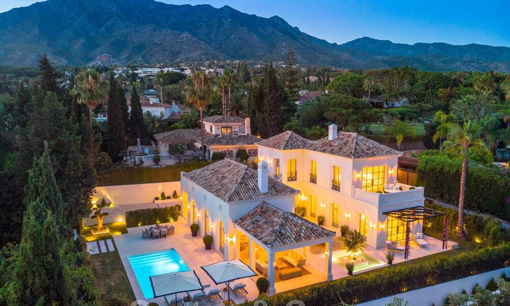 2 nuevas y elegantes villas de lujo en venta, de estilo clásico y provenzal, sobre la Milla de Oro en Marbella 30487