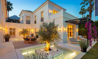 2 nuevas y elegantes villas de lujo en venta, de estilo clásico y provenzal, sobre la Milla de Oro en Marbella 30488 