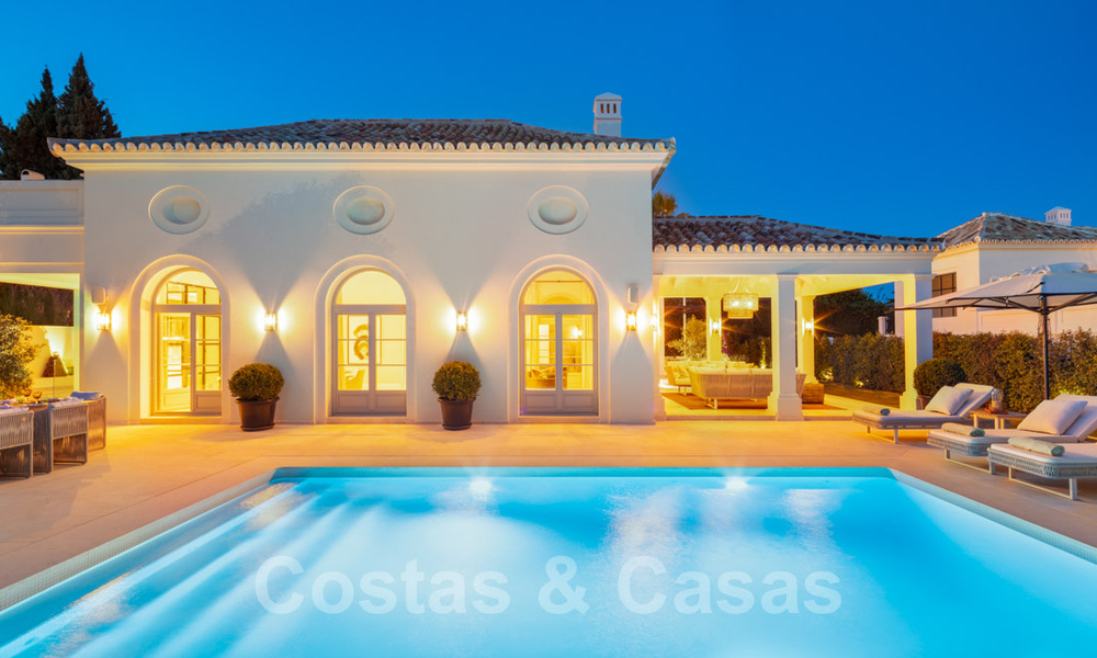 2 nuevas y elegantes villas de lujo en venta, de estilo clásico y provenzal, sobre la Milla de Oro en Marbella 30492
