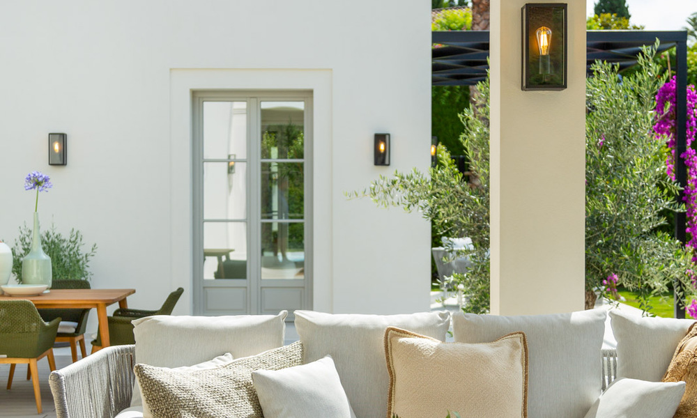 2 nuevas y elegantes villas de lujo en venta, de estilo clásico y provenzal, sobre la Milla de Oro en Marbella 30494