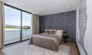 Moderna villa lista para mudarse en venta a poca distancia de los servicios y Puerto Banús en Nueva Andalucía, Marbella 30689 