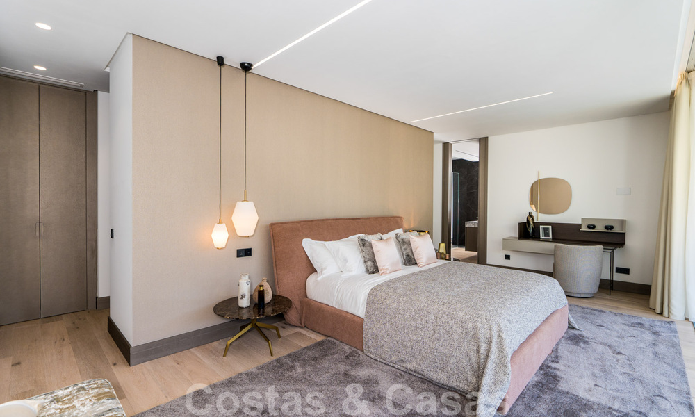 Moderna villa lista para mudarse en venta a poca distancia de los servicios y Puerto Banús en Nueva Andalucía, Marbella 30692