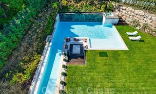Moderna villa lista para mudarse en venta a poca distancia de los servicios y Puerto Banús en Nueva Andalucía, Marbella 30700 