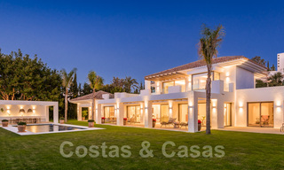 Lujosa villa en venta en un estilo atemporal, cerca de todos los servicios y el golf en la Nueva Milla de Oro entre Marbella y Estepona 31794 