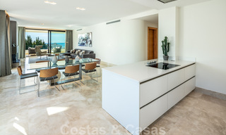 Amplio ático de diseño moderno con impresionantes vistas al mar en venta en Sierra Blanca en la Milla de Oro, Marbella 32687 