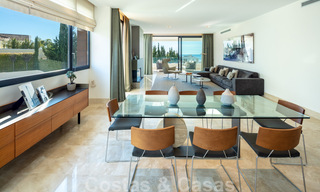 Amplio ático de diseño moderno con impresionantes vistas al mar en venta en Sierra Blanca en la Milla de Oro, Marbella 32688 
