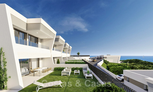 Impresionantes nuevas villas de diseño vanguardista con vistas al mar en venta, en prestigioso complejo de golf en Mijas Costa, Costa del Sol 32658
