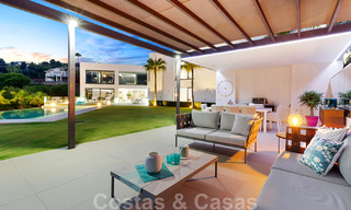 Lista para mudarse exclusiva villa de lujo moderna en venta en Benahavis - Marbella con impresionantes vistas abiertas sobre el golf y el mar 33553 