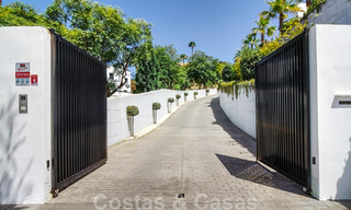 Lista para mudarse exclusiva villa de lujo moderna en venta en Benahavis - Marbella con impresionantes vistas abiertas sobre el golf y el mar 33561 