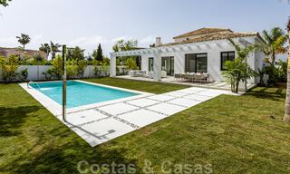 Villa contemporánea con estilo mediterráneo en venta, Marbella - Estepona Este 33674 