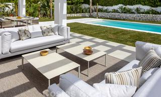 Villa contemporánea con estilo mediterráneo en venta, Marbella - Estepona Este 33678 