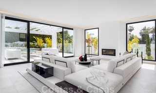Villa contemporánea con estilo mediterráneo en venta, Marbella - Estepona Este 33689 