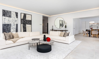 Villa contemporánea con estilo mediterráneo en venta, Marbella - Estepona Este 33691 