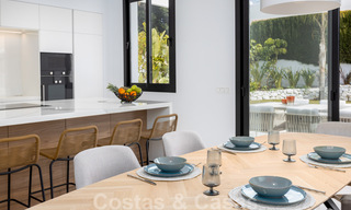 Villa contemporánea con estilo mediterráneo en venta, Marbella - Estepona Este 33696 