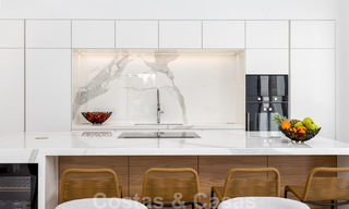 Villa contemporánea con estilo mediterráneo en venta, Marbella - Estepona Este 33697 